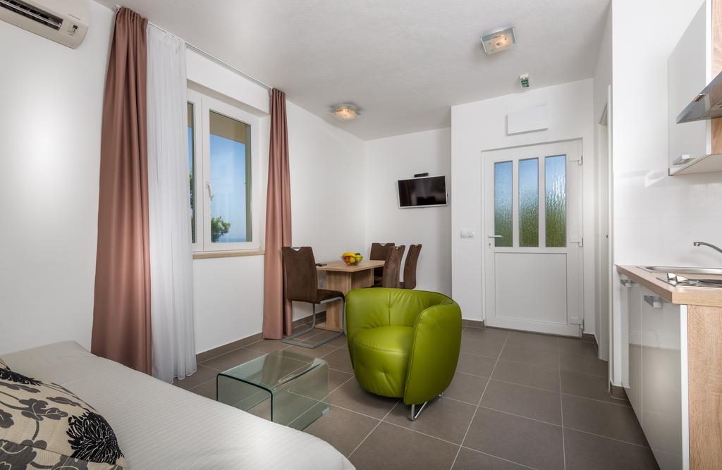 Apartments Domani Omiš Kamer foto